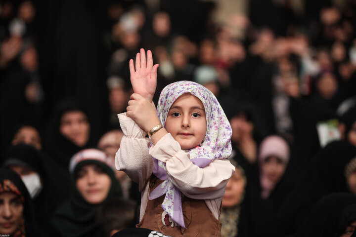 دیدار پرشور هزاران نفر از مردم تبریز و آذربایجان شرقی با رهبر انقلاب