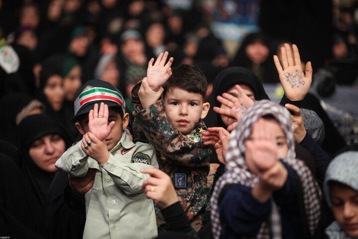 دیدار پرشور هزاران نفر از مردم تبریز و آذربایجان شرقی با رهبر انقلاب