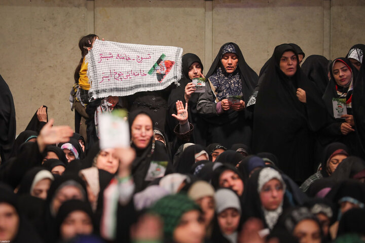 دیدار پرشور هزاران نفر از مردم تبریز و آذربایجان شرقی با رهبر انقلاب