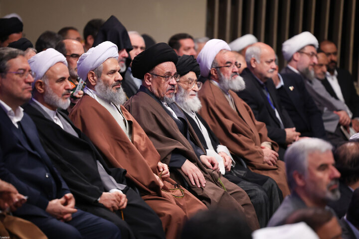 دیدار پرشور هزاران نفر از مردم تبریز و آذربایجان شرقی با رهبر انقلاب