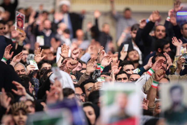 دیدار پرشور هزاران نفر از مردم تبریز و آذربایجان شرقی با رهبر انقلاب