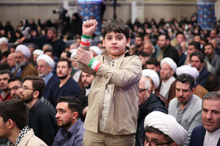 دیدار پرشور هزاران نفر از مردم تبریز و آذربایجان شرقی با رهبر انقلاب