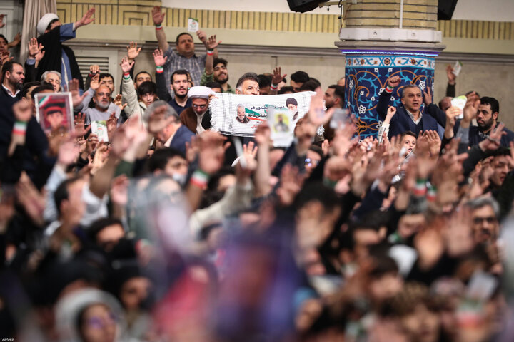 دیدار پرشور هزاران نفر از مردم تبریز و آذربایجان شرقی با رهبر انقلاب