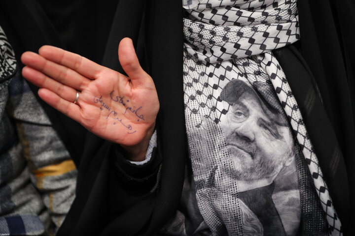 دیدار پرشور هزاران نفر از مردم تبریز و آذربایجان شرقی با رهبر انقلاب