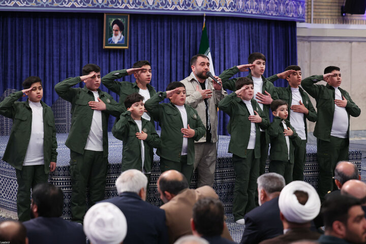 دیدار پرشور هزاران نفر از مردم تبریز و آذربایجان شرقی با رهبر انقلاب