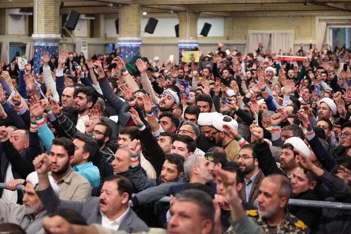 دیدار پرشور هزاران نفر از مردم تبریز و آذربایجان شرقی با رهبر انقلاب