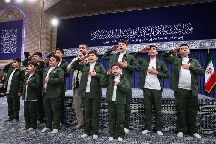 دیدار پرشور هزاران نفر از مردم تبریز و آذربایجان شرقی با رهبر انقلاب