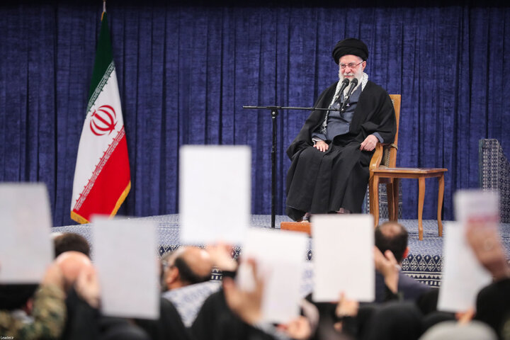 دیدار پرشور هزاران نفر از مردم تبریز و آذربایجان شرقی با رهبر انقلاب