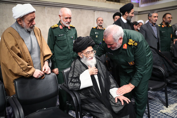 دیدار پرشور هزاران نفر از مردم تبریز و آذربایجان شرقی با رهبر انقلاب