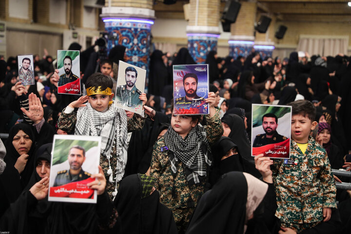 دیدار پرشور هزاران نفر از مردم تبریز و آذربایجان شرقی با رهبر انقلاب