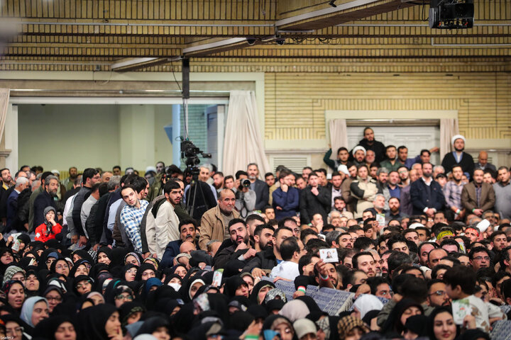 دیدار پرشور هزاران نفر از مردم تبریز و آذربایجان شرقی با رهبر انقلاب