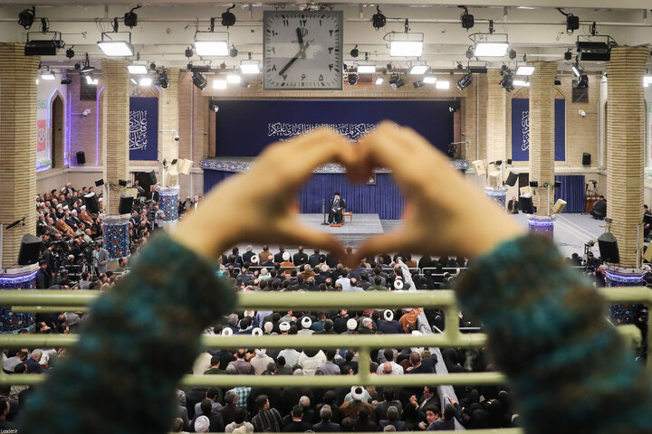 دیدار پرشور هزاران نفر از مردم تبریز و آذربایجان شرقی با رهبر انقلاب