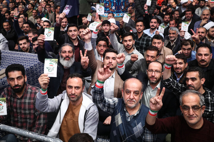 دیدار پرشور هزاران نفر از مردم تبریز و آذربایجان شرقی با رهبر انقلاب