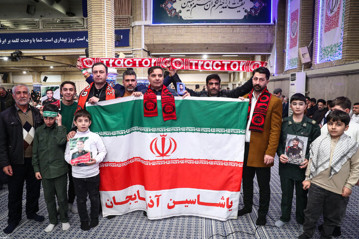 دیدار پرشور هزاران نفر از مردم تبریز و آذربایجان شرقی با رهبر انقلاب