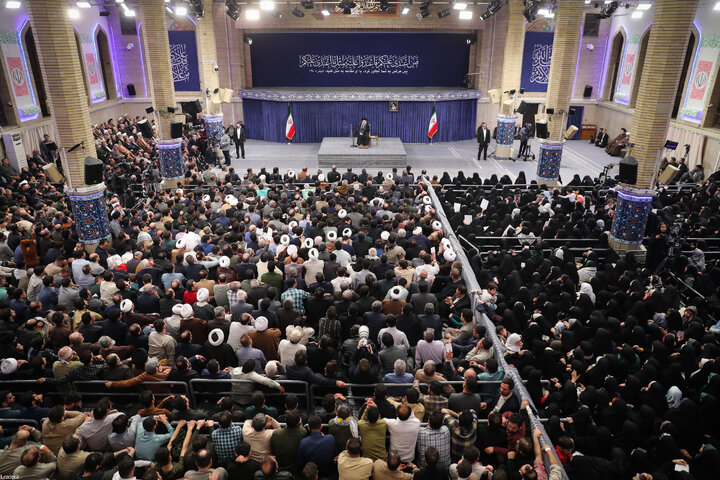 دیدار پرشور هزاران نفر از مردم تبریز و آذربایجان شرقی با رهبر انقلاب