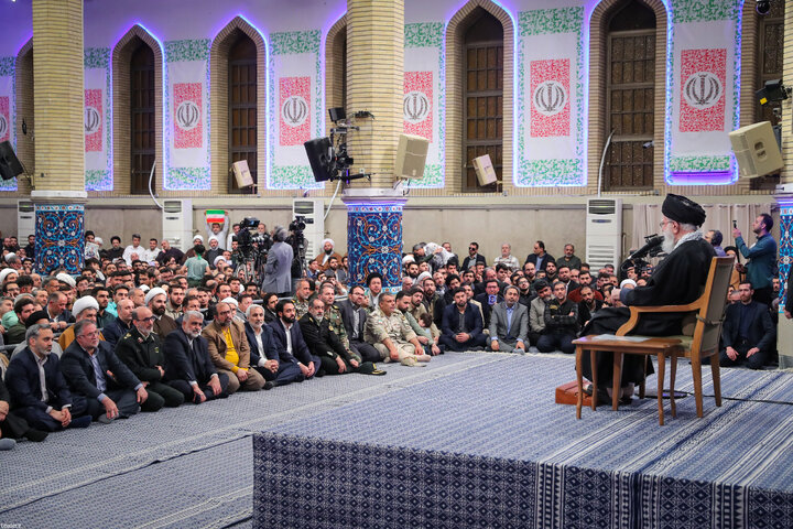 دیدار پرشور هزاران نفر از مردم تبریز و آذربایجان شرقی با رهبر انقلاب