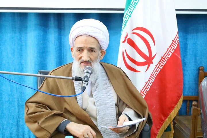 دشمنان هنوز از مساجد و قرآن هراس دارند