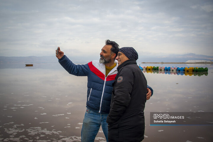 دریاچه مهارلو؛ آینه‌ای صورتی از آرامش در دل طبیعت فارس