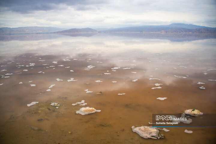 دریاچه مهارلو؛ آینه‌ای صورتی از آرامش در دل طبیعت فارس