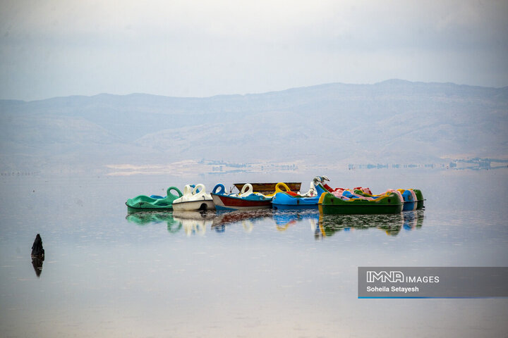 دریاچه مهارلو؛ آینه‌ای صورتی از آرامش در دل طبیعت فارس
