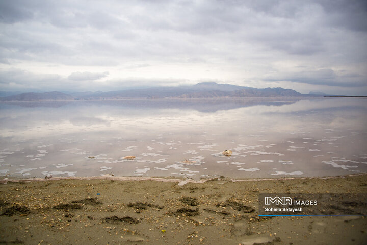 دریاچه مهارلو؛ آینه‌ای صورتی از آرامش در دل طبیعت فارس