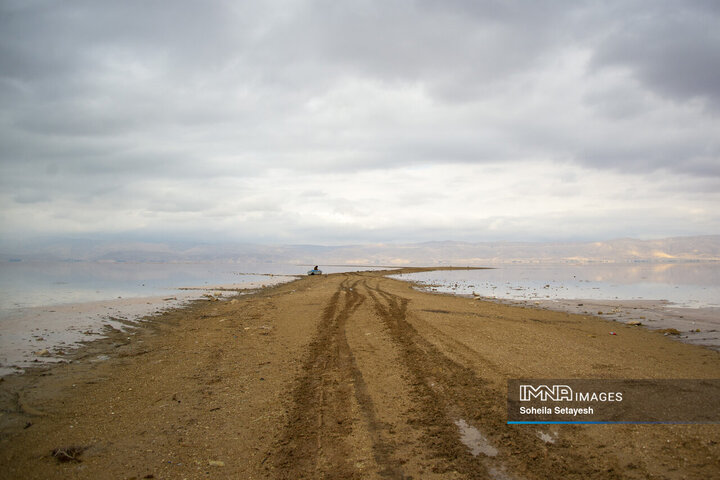 دریاچه مهارلو؛ آینه‌ای صورتی از آرامش در دل طبیعت فارس