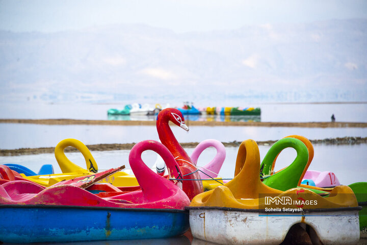 دریاچه مهارلو؛ آینه‌ای صورتی از آرامش در دل طبیعت فارس