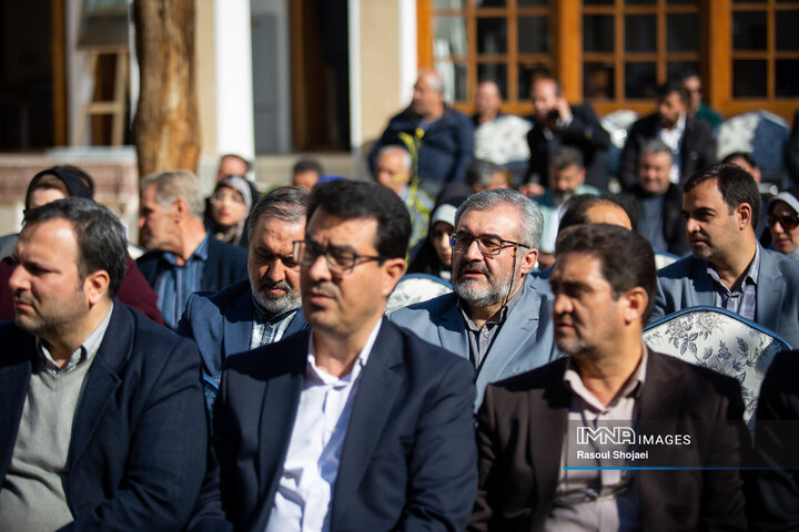 آئین بهره‌برداری از پروژه‌های شهری در منطقه یک اصفهان