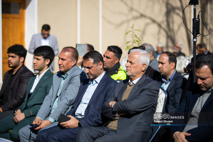 آئین بهره‌برداری از پروژه‌های شهری در منطقه یک اصفهان