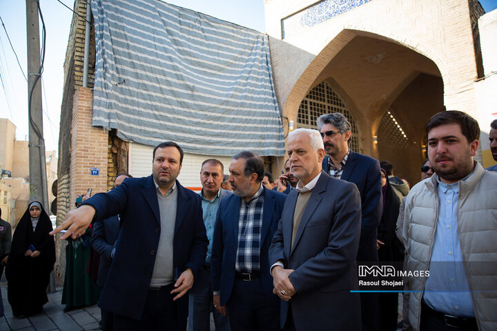 آئین بهره‌برداری از پروژه‌های شهری در منطقه یک اصفهان