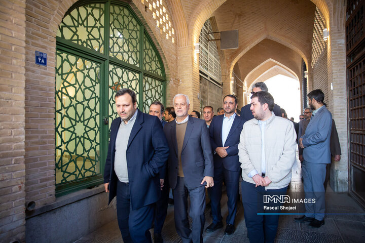 آئین بهره‌برداری از پروژه‌های شهری در منطقه یک اصفهان