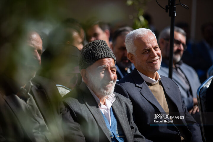 آئین بهره‌برداری از پروژه‌های شهری در منطقه یک اصفهان