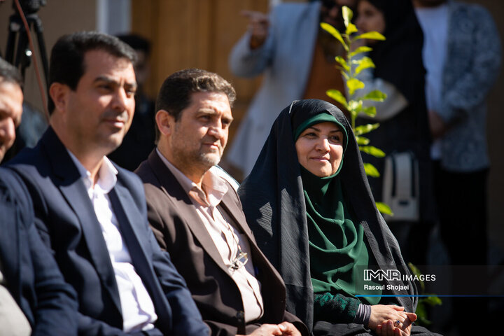 آئین بهره‌برداری از پروژه‌های شهری در منطقه یک اصفهان