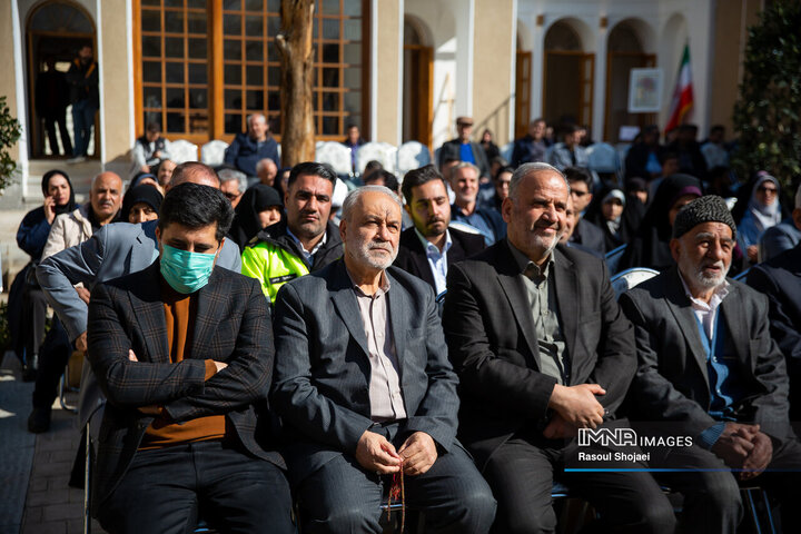 آئین بهره‌برداری از پروژه‌های شهری در منطقه یک اصفهان