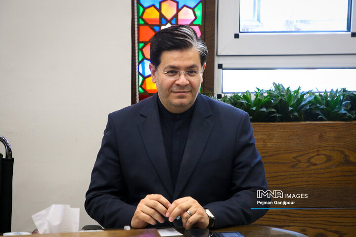 جلسه مشترک شهردار اصفهان و رئیس ستاد نوسازی ناوگان حمل‌و‌نقل و اسقاط خودرو وزارت صمت