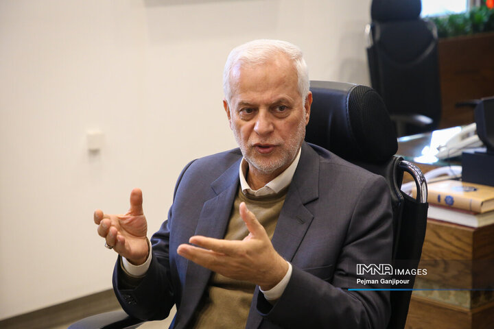 جلسه مشترک شهردار اصفهان و رئیس ستاد نوسازی ناوگان حمل‌و‌نقل و اسقاط خودرو وزارت صمت