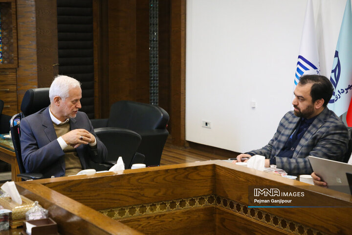 جلسه مشترک شهردار اصفهان و رئیس ستاد نوسازی ناوگان حمل‌و‌نقل و اسقاط خودرو وزارت صمت