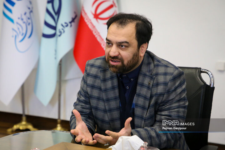 جلسه مشترک شهردار اصفهان و رئیس ستاد نوسازی ناوگان حمل‌و‌نقل و اسقاط خودرو وزارت صمت