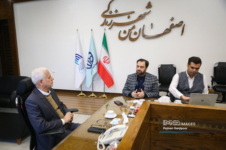 جلسه مشترک شهردار اصفهان و رئیس ستاد نوسازی ناوگان حمل‌و‌نقل و اسقاط خودرو وزارت صمت
