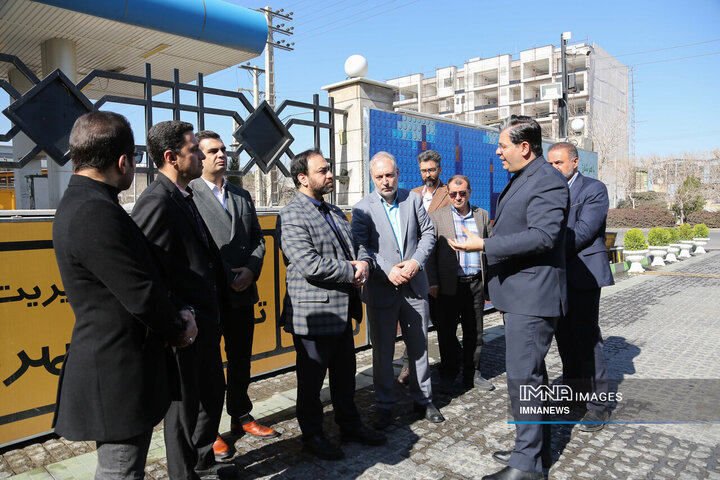 بازدید رئیس ستاد نوسازی ناوگان حمل و نقل وزارت صمت از زیرساختهای شارژ خودروهای برقی در اصفهان