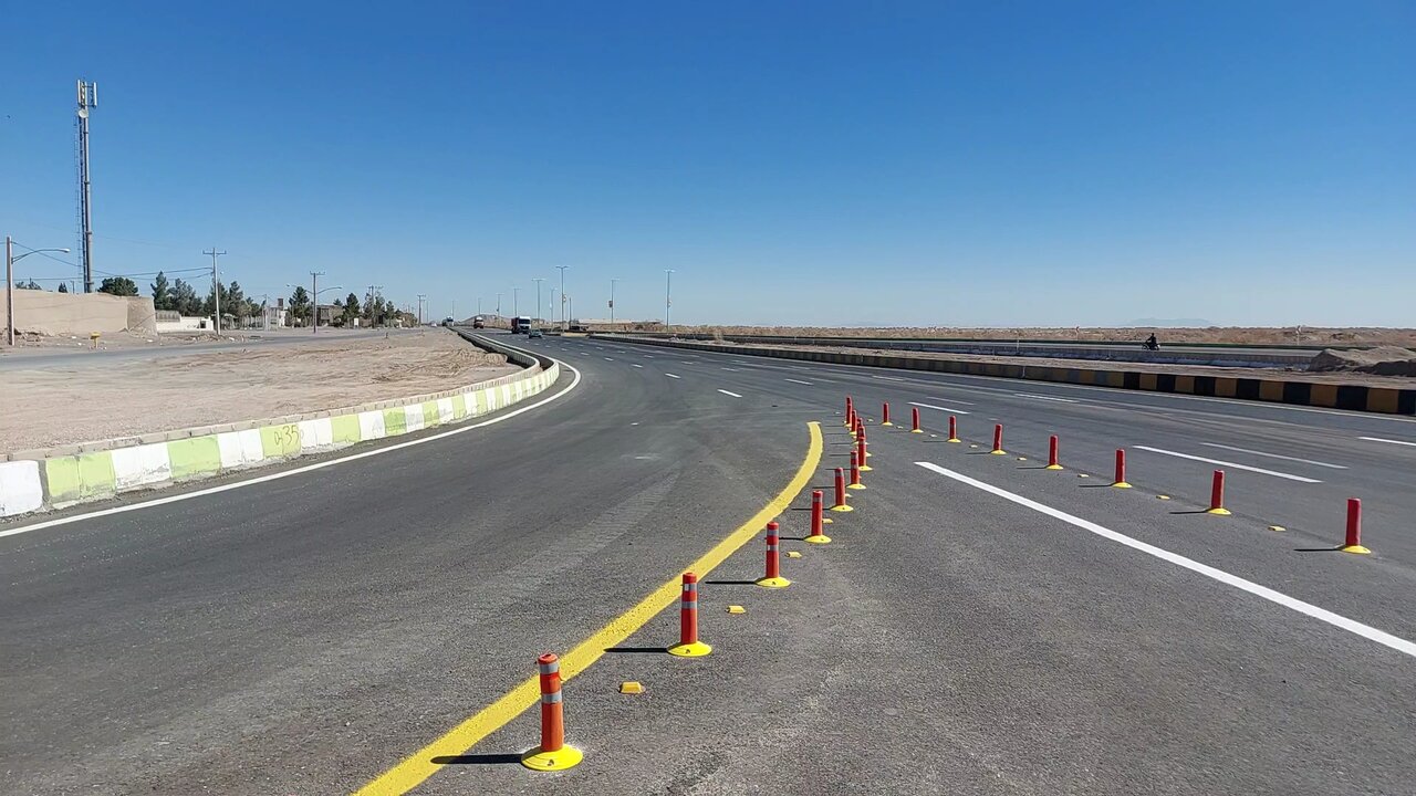 بهره‌برداری از میدان امام رضا (ع) سه راهی نایین-محمدیه-مزرعه امام پس از ۱۱ سال