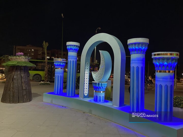 اجرای المان نوری ویژه ماه مبارک رمضان در منطقه ۱۲ اصفهان