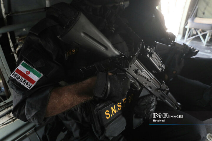 تمرین آزادسازی کشتی ربوده شده در رزمایش مرکب دریایی نیروهای دریایی ایران و فدراسیون روسیه