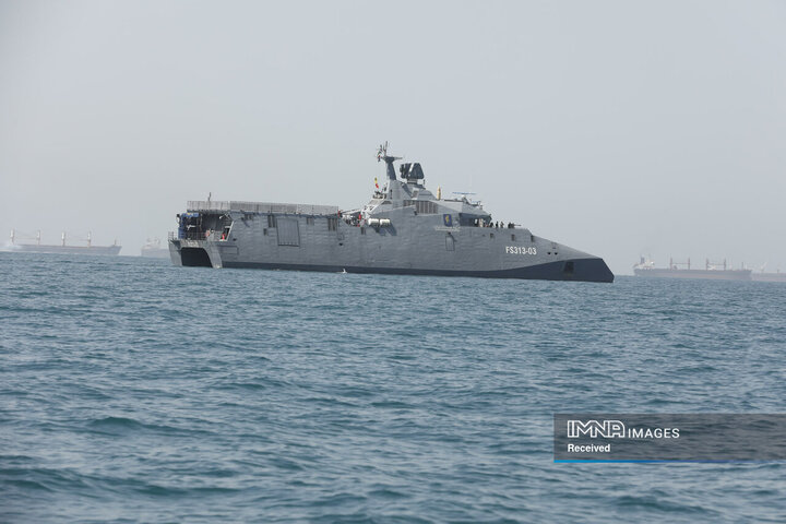 تمرین آزادسازی کشتی ربوده شده در رزمایش مرکب دریایی نیروهای دریایی ایران و فدراسیون روسیه