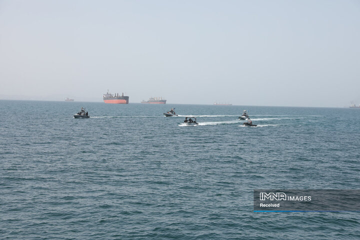 تمرین آزادسازی کشتی ربوده شده در رزمایش مرکب دریایی نیروهای دریایی ایران و فدراسیون روسیه
