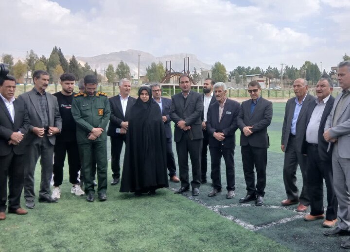 طراحی المان‌های معماری نمادین برای بزرگداشت شهدای زمین فوتبال چوار