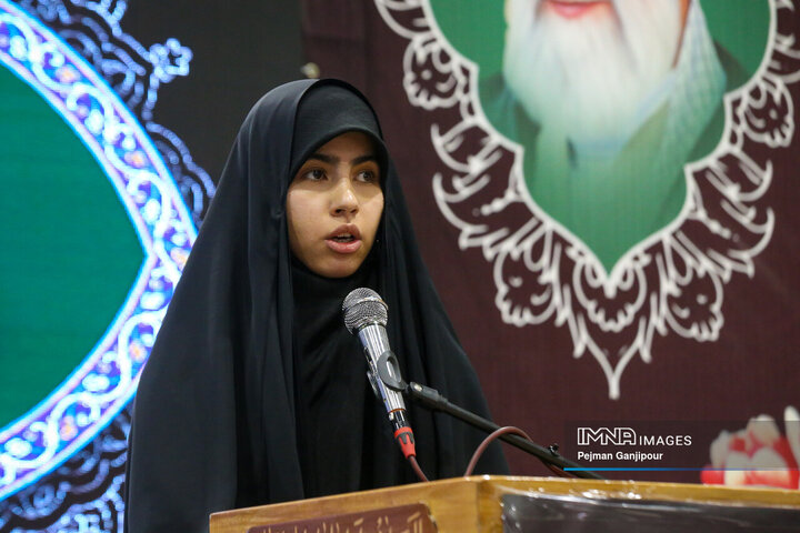 همسر شهید طغیانی: در میان دلتنگی‌ها احساس ندامت و سستی نمی‌کنیم