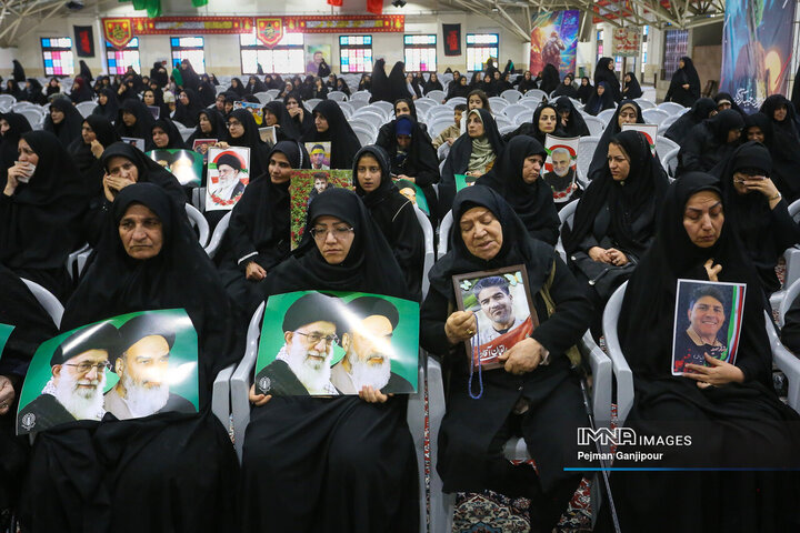 بزرگداشت چهلم شهدای وطن و مدافع امنیت در اصفهان