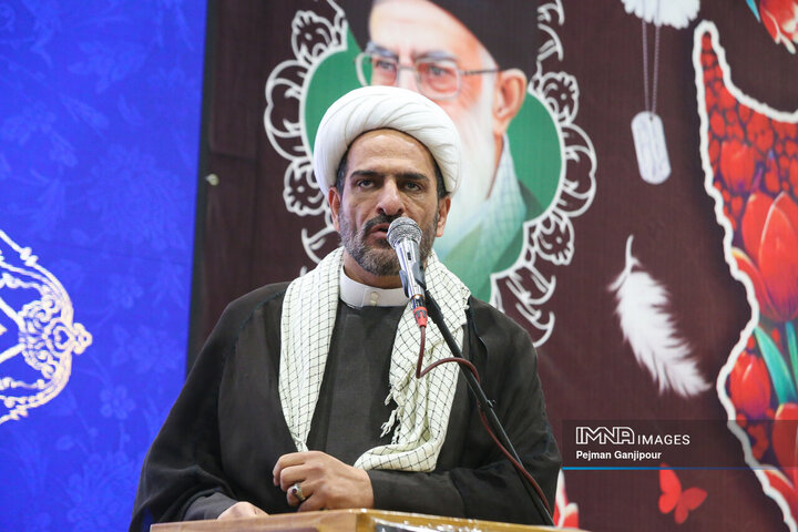 این انقلاب زمین نمی‌خورد/ فرهنگ شهادت در میان ملت ایران زنده است