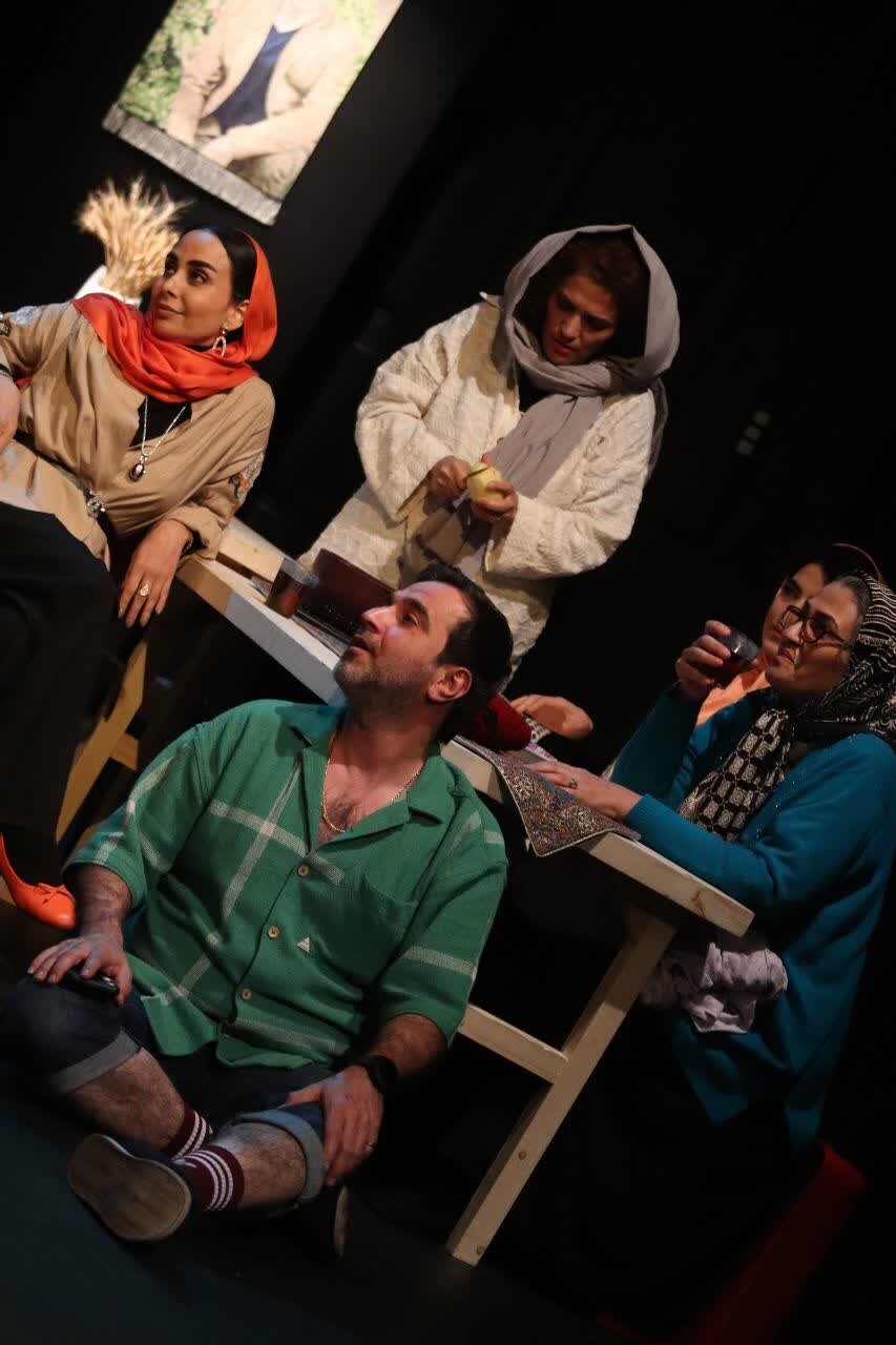 تئاتر را ترک نمیکنیم/ «ویلا» تریبون اعتراض و صدای مردم است